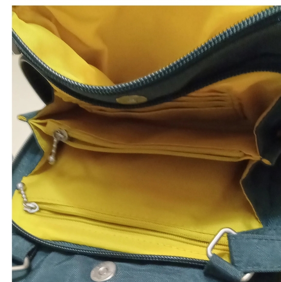 Baggallini crossbody bag.... 2 For $13 - Picture 3 of 4